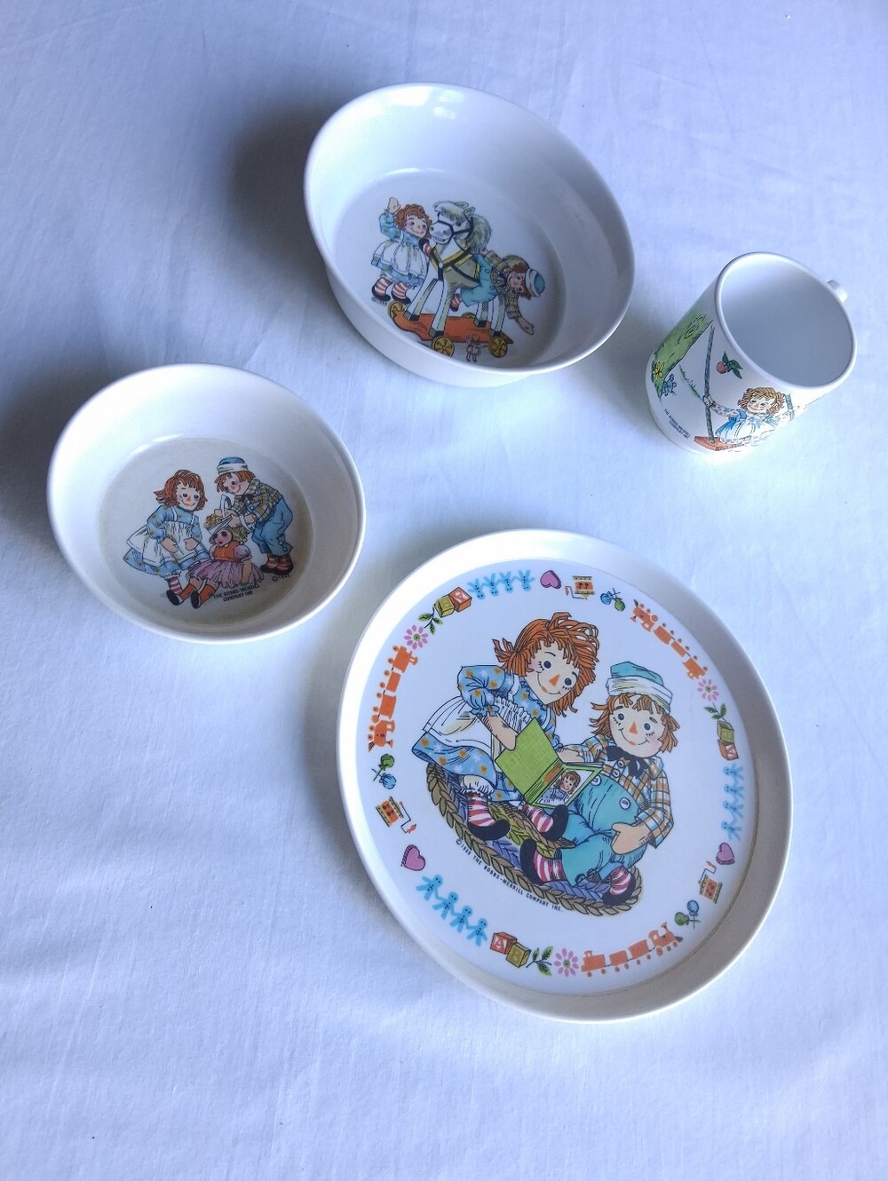 Raggedy Ann & Andy Oneida Melamine Children's Dish Set Vintage 70s